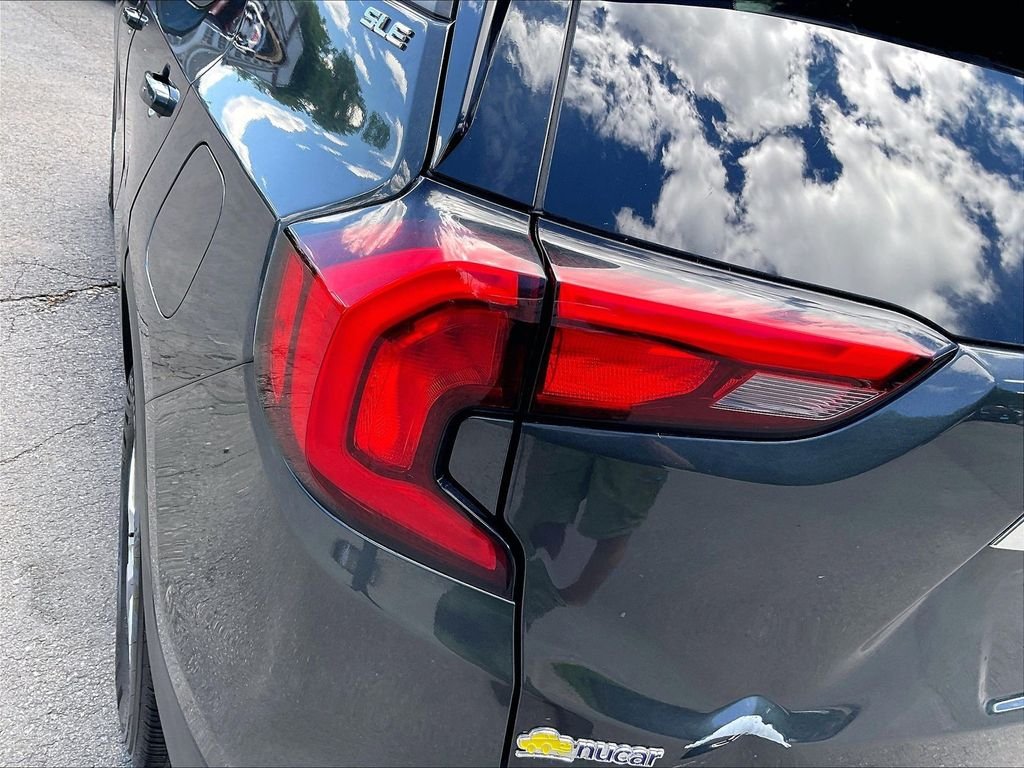 Used 2018 Gray GMC SLE image 32