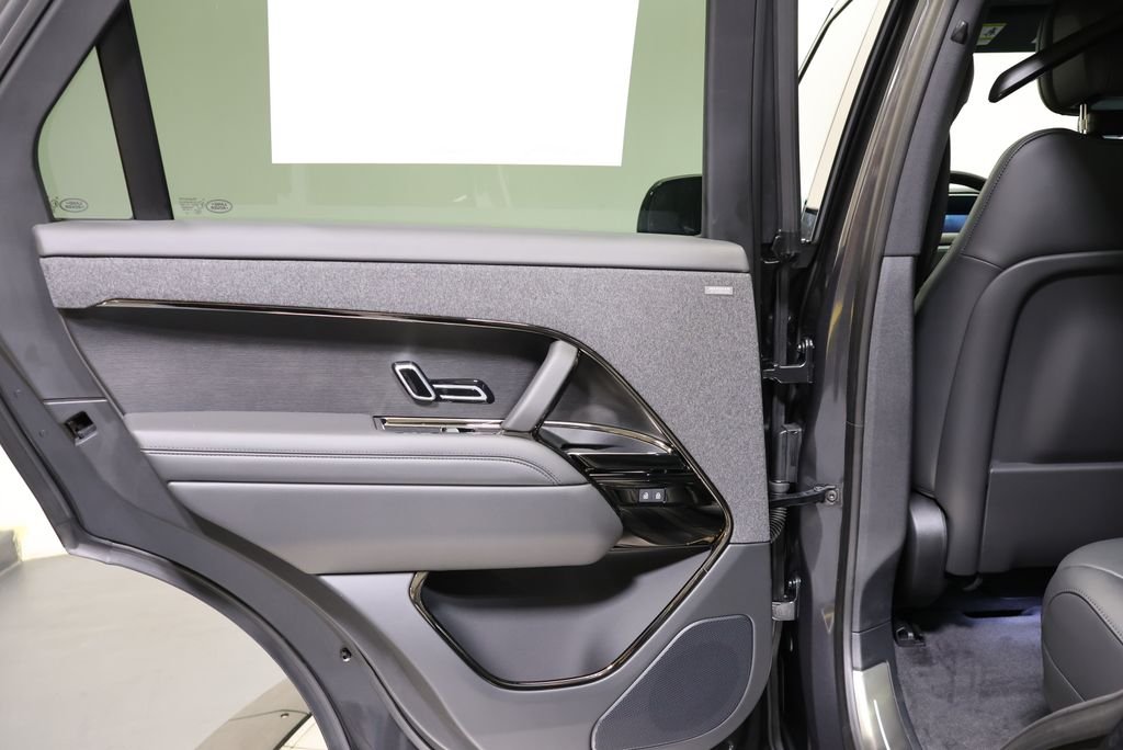 New 2026 Carpathian Grey Land Rover Dynamic SE image 31