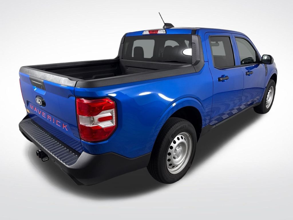 Used 2025 Blue Ford XL image 3