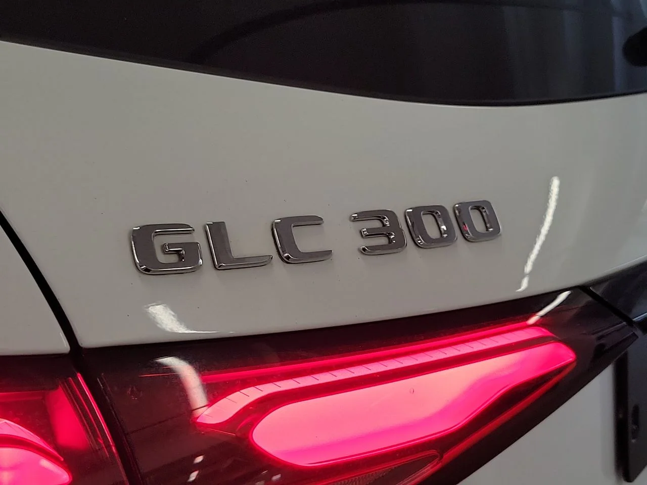 Certified Used 2023 White Mercedes-Benz GLC 300 image 8