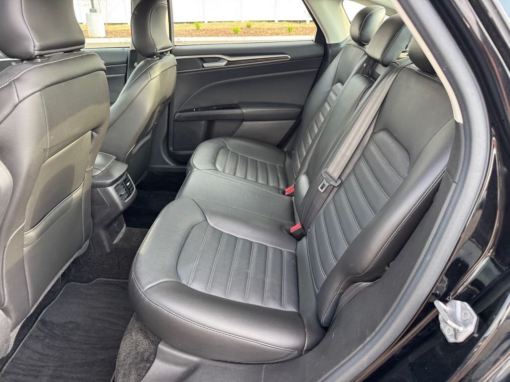 Used 2016 Black Ford SE image 10