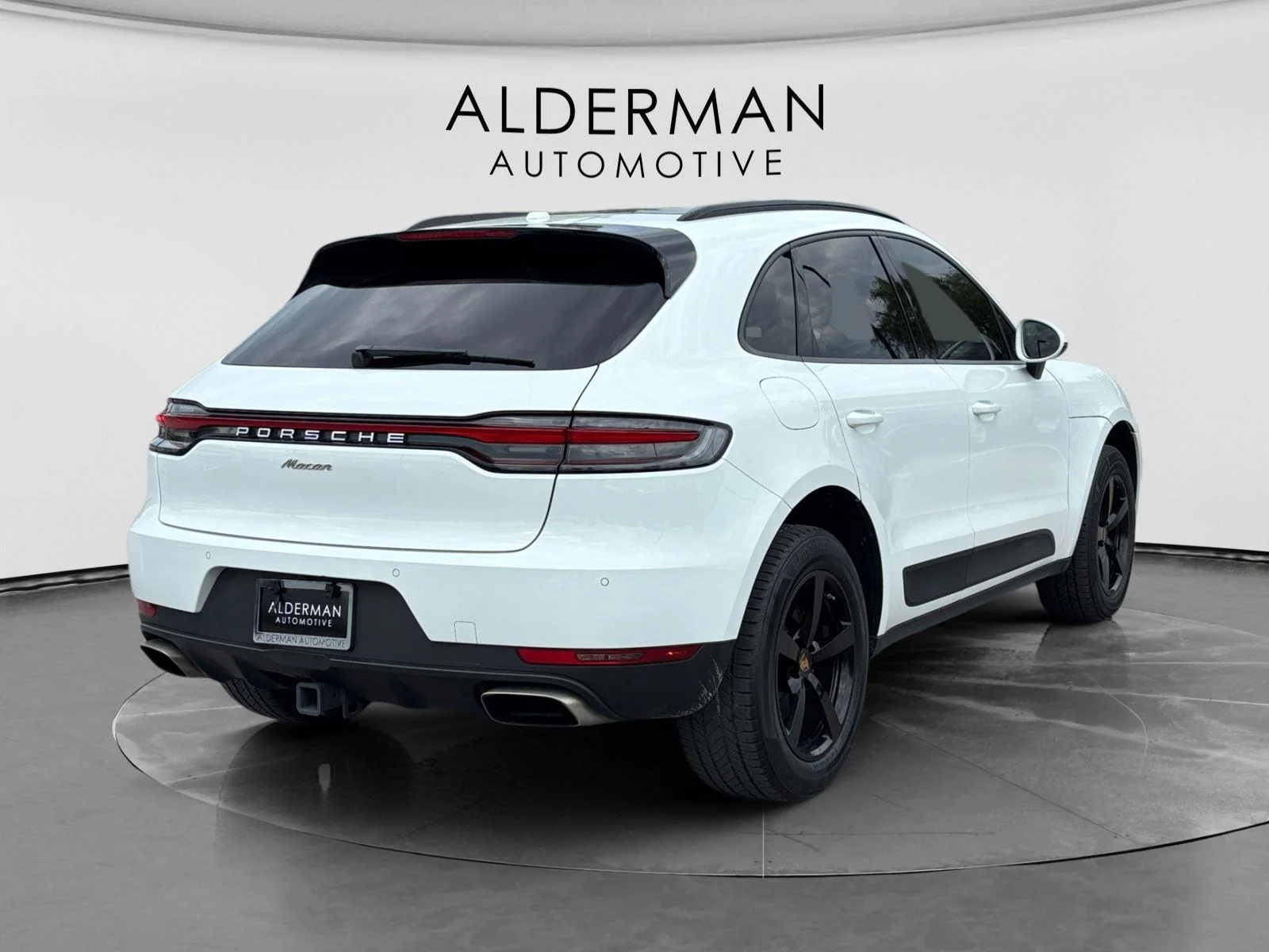 Used 2020 White Porsche Base image 5