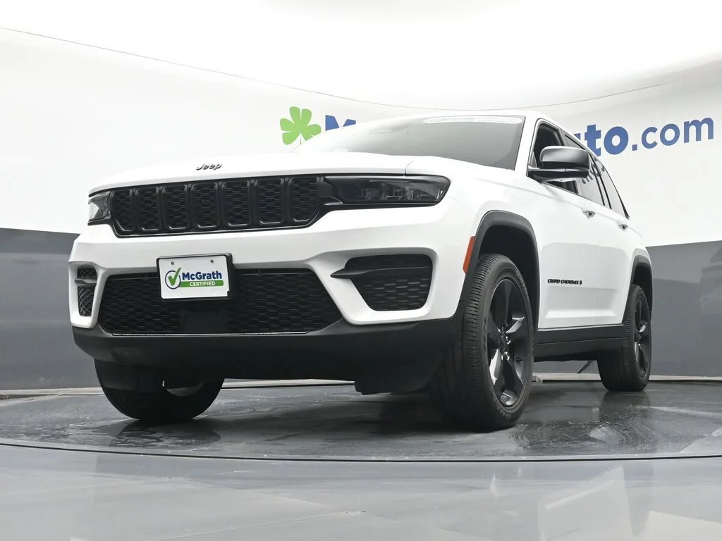 Used 2023 White Jeep Altitude X image 7