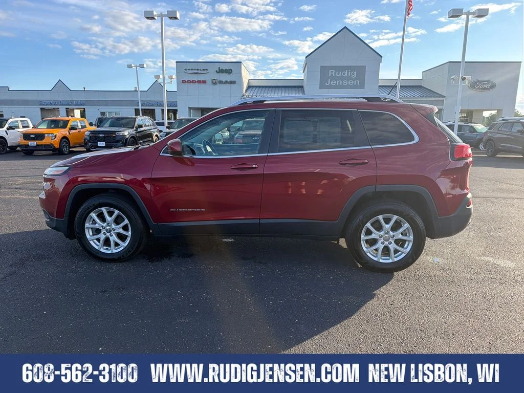 Used 2015 Jeep Cherokee Latitude with VIN 1C4PJMCB0FW784573 for sale in New Lisbon, WI