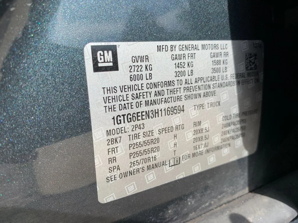 Used 2017 Gray GMC Denali image 39