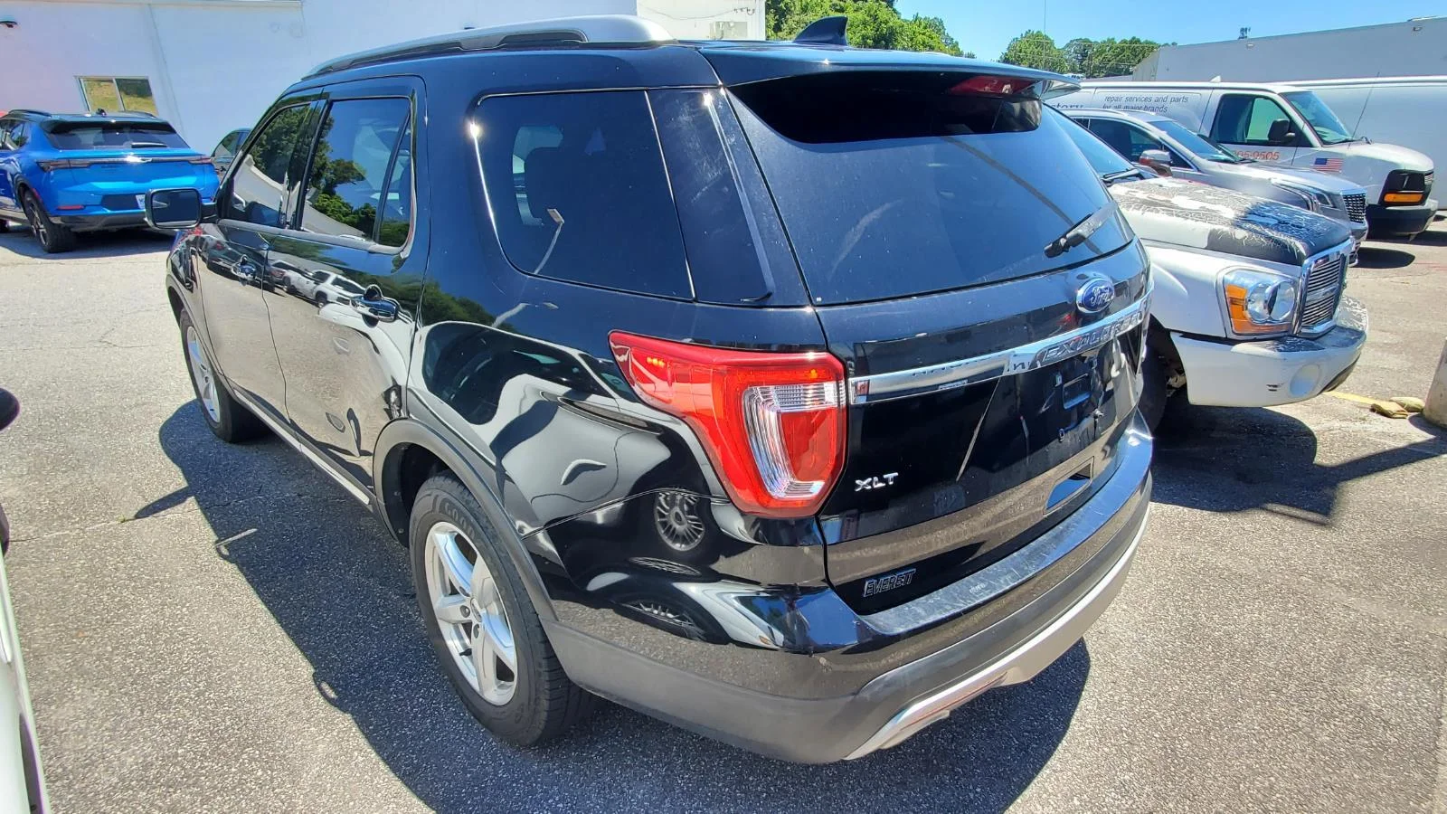 Used 2016 Shadow Black Ford XLT image 7