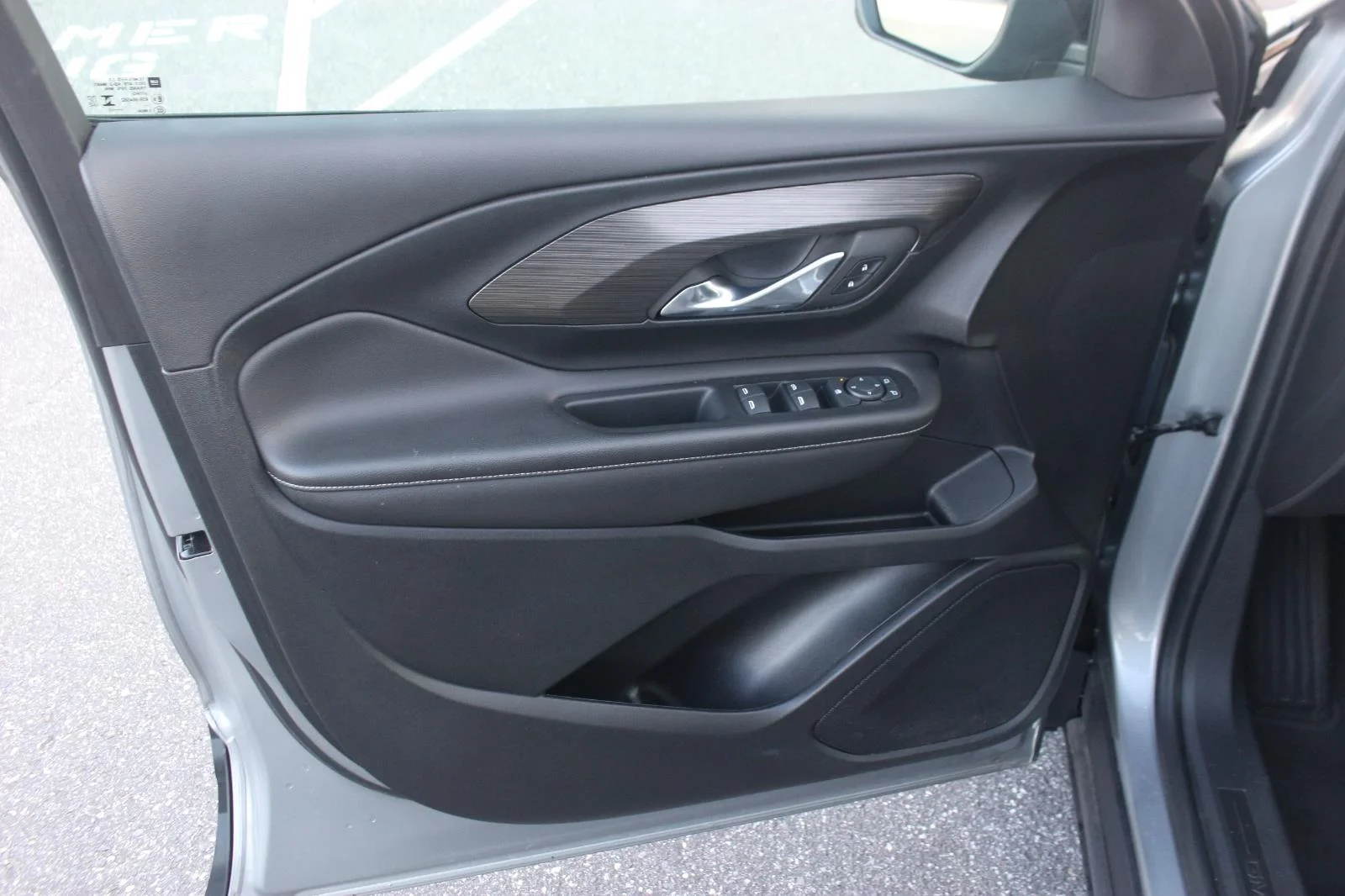 Used 2023 Sterling Metallic GMC SLE image 13