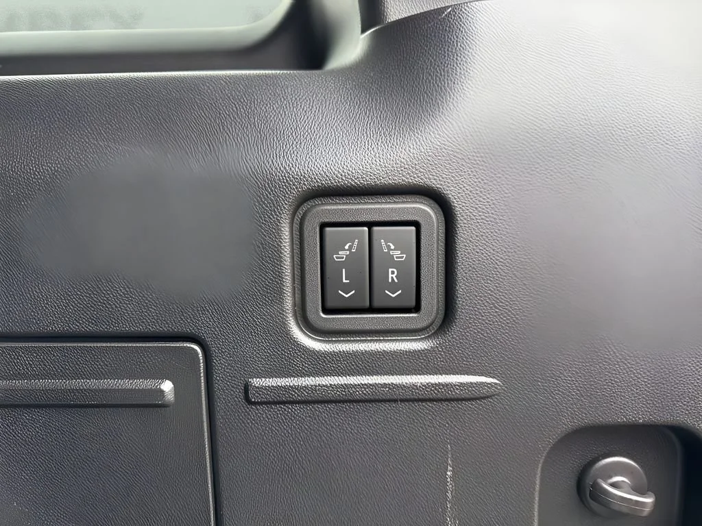 Used 2024 Interstellar White GMC 2X image 33