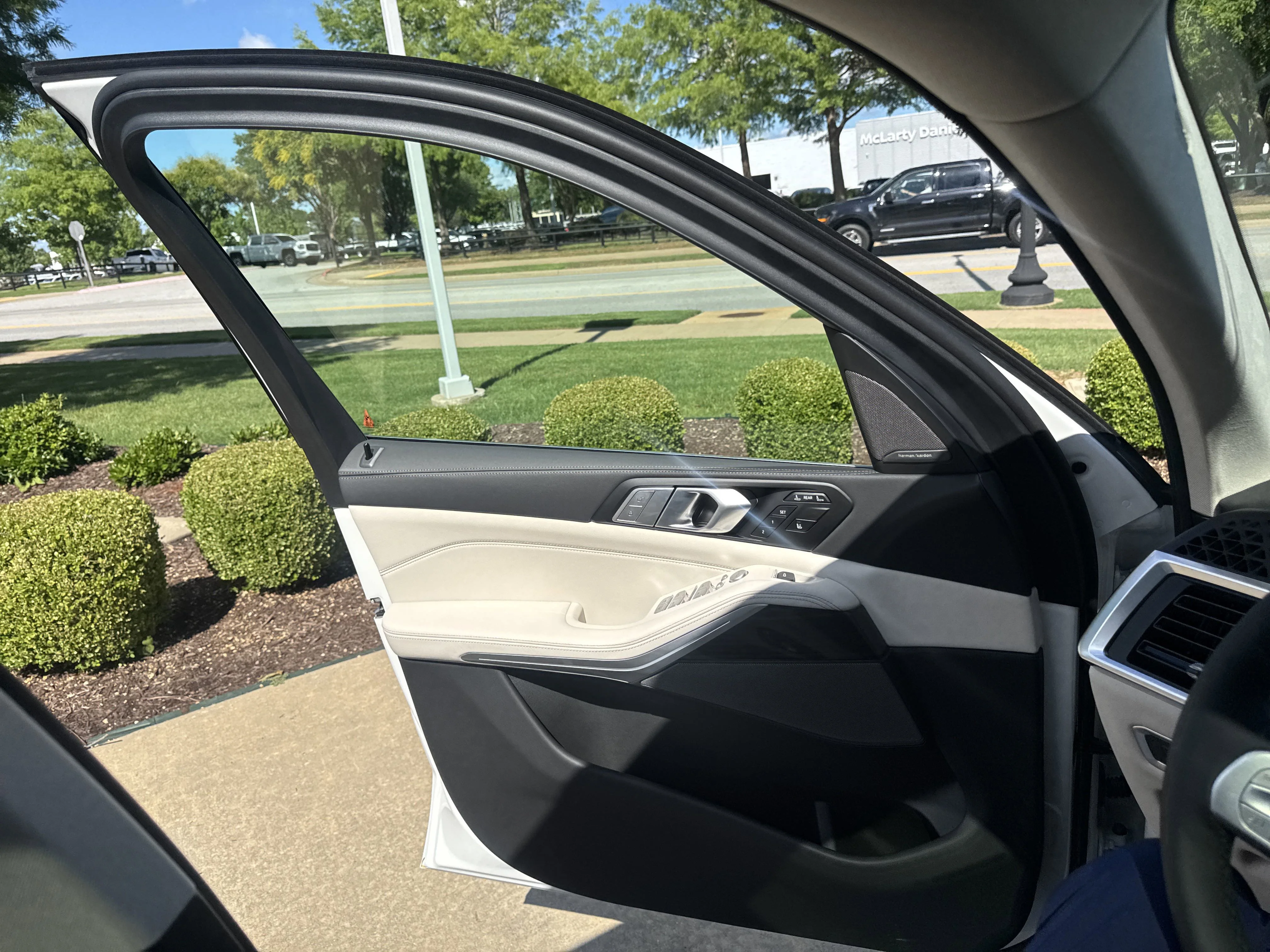 2026 BMW X7 40i - Photo 20