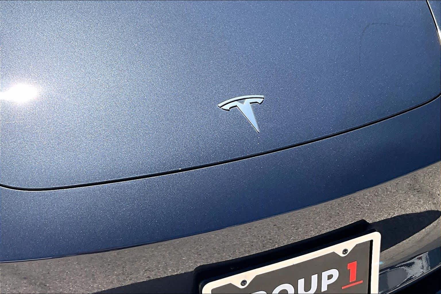 Used 2025 Pearl White Multi-Coat Tesla Long Range image 28