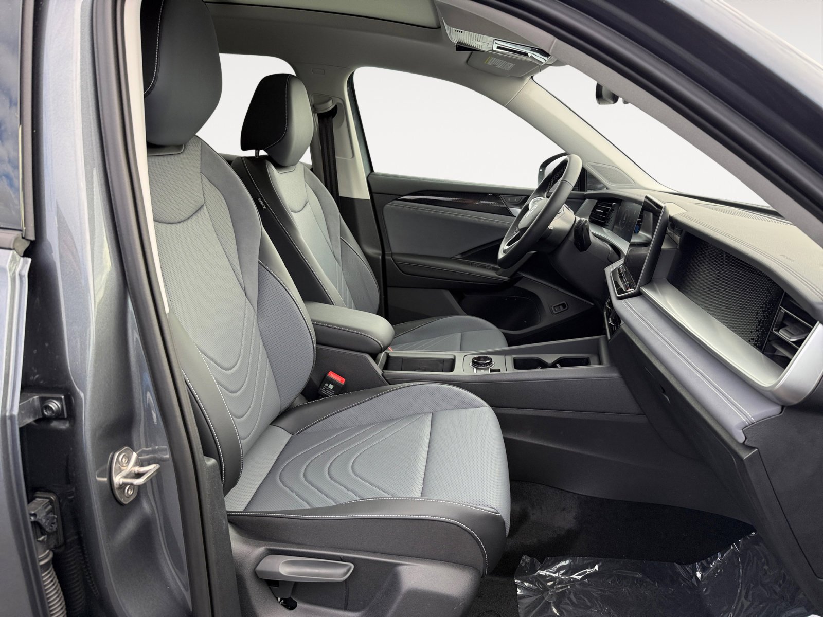 New 2026 Platinum Gray Volkswagen SE image 19
