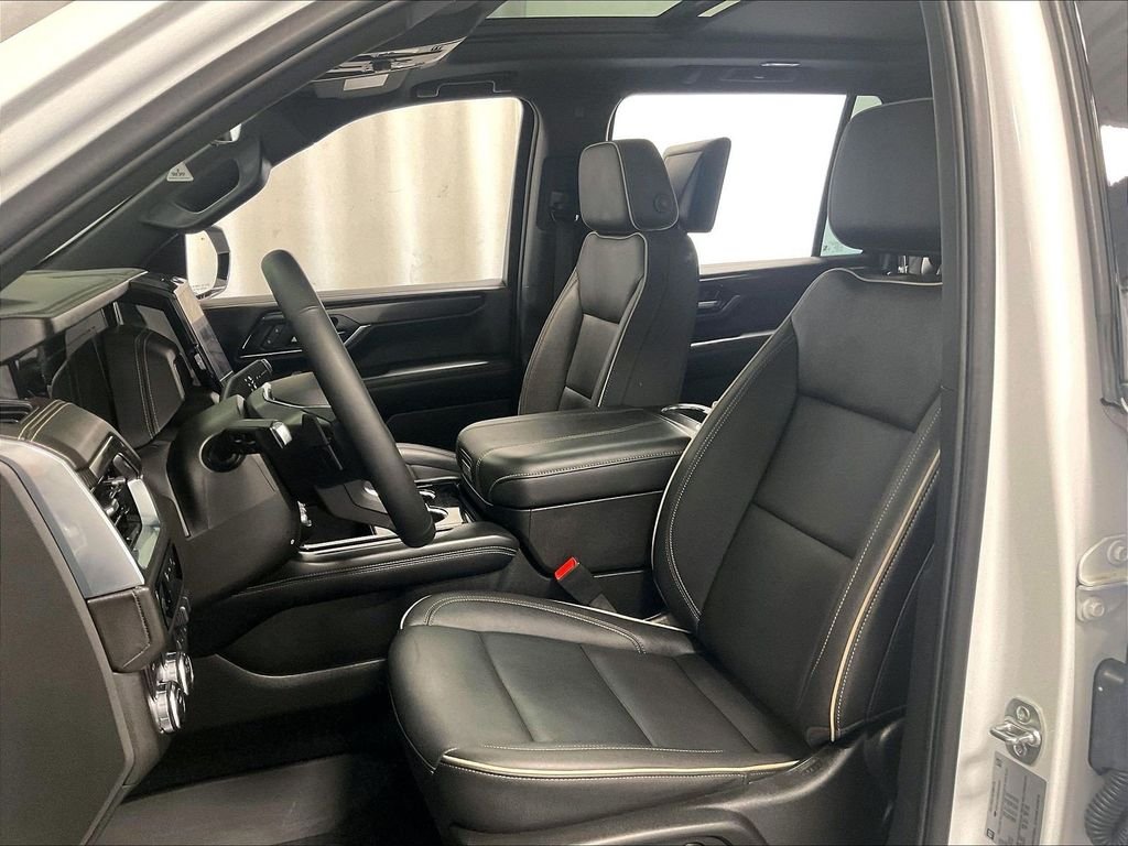 Used 2025 White GMC Elevation image 10