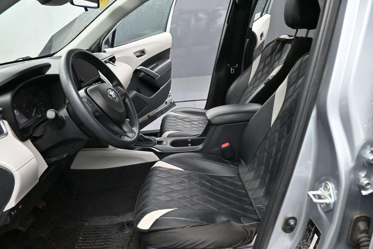 Used 2024 Sonic Silver Toyota L image 12