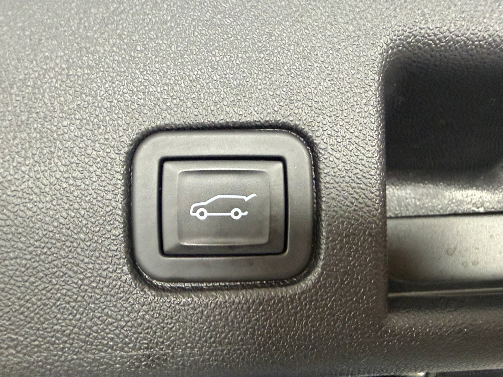 Used 2024 Summit White Chevrolet LT image 30