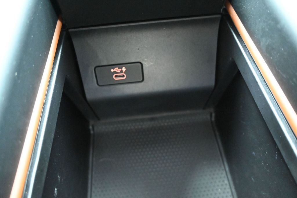 Used 2022 Carbon Black Metallic BMW M50i image 25