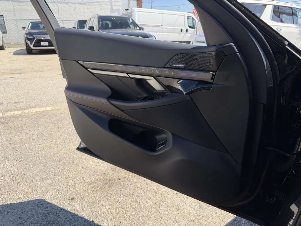 Used 2026 Black BMW 530i xDrive image 20