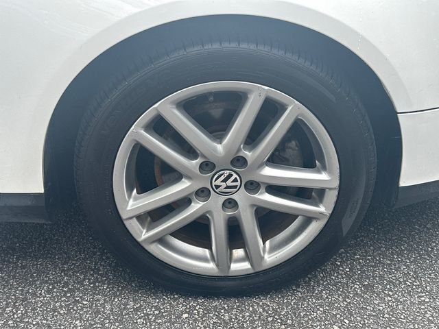Used 2008  Volkswagen Lux image 12