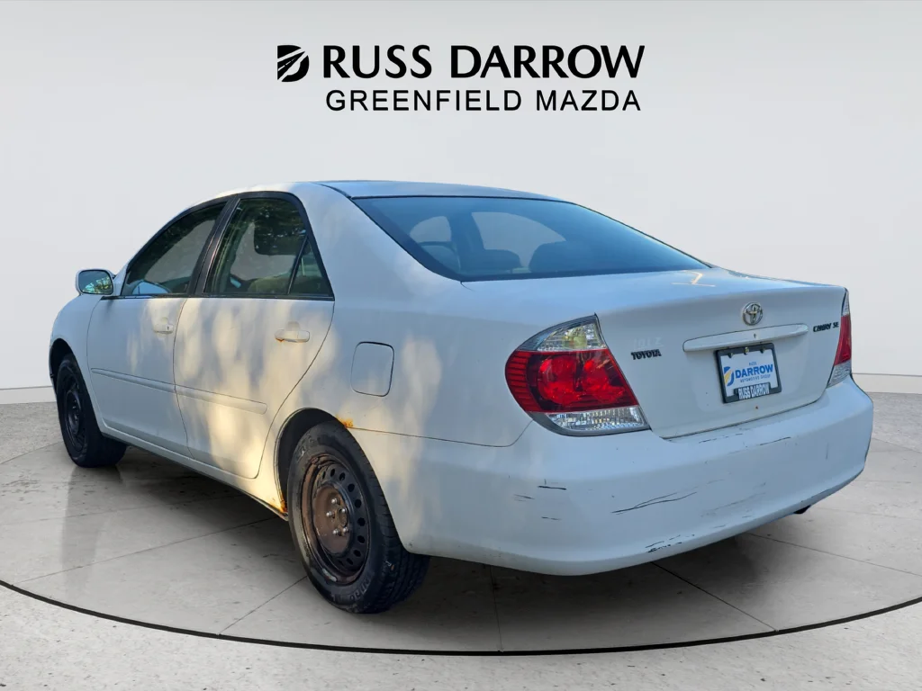 Used 2005 White Toyota SE image 3