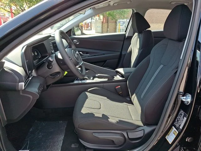 New 2026 Black Hyundai SE image 10