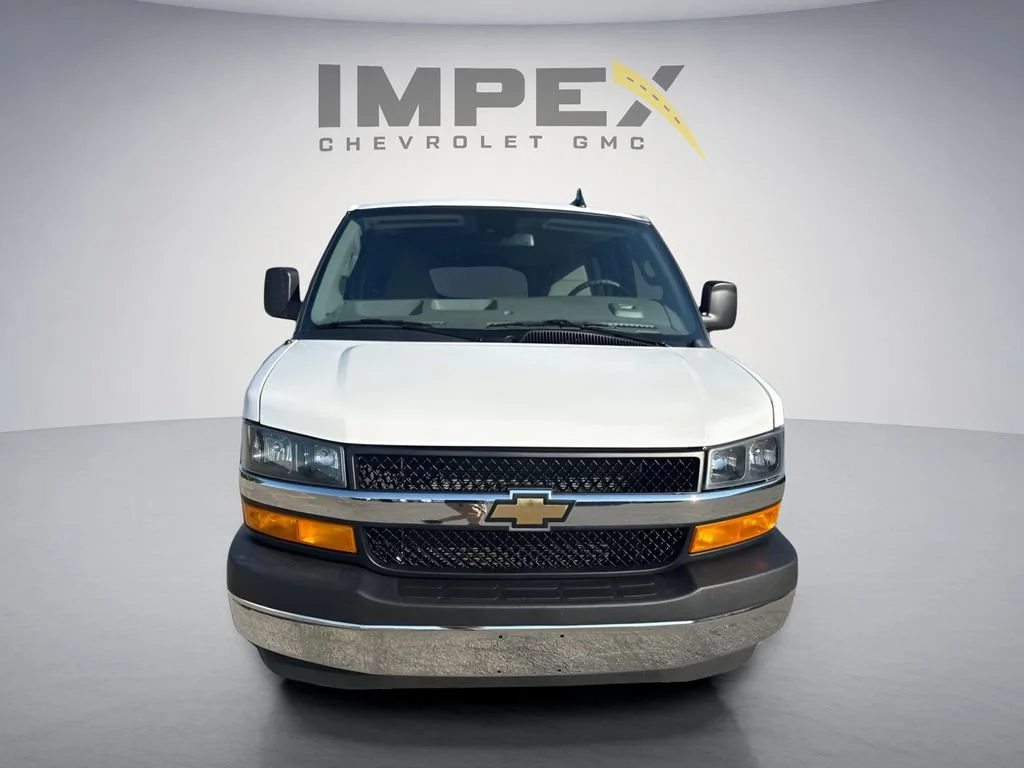 Used 2025 Summit White Chevrolet 1LT image 8