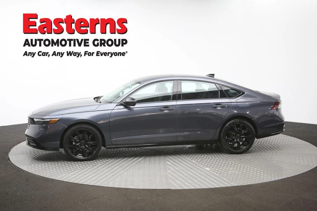 Used 2025 Gray Honda SE image 59