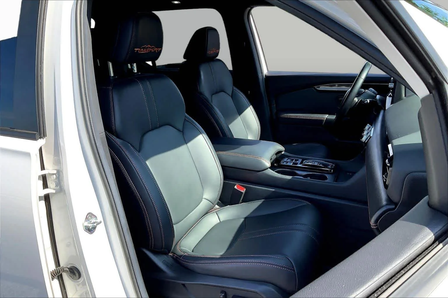 Used 2025 Platinum White Pearl Honda TrailSport image 9