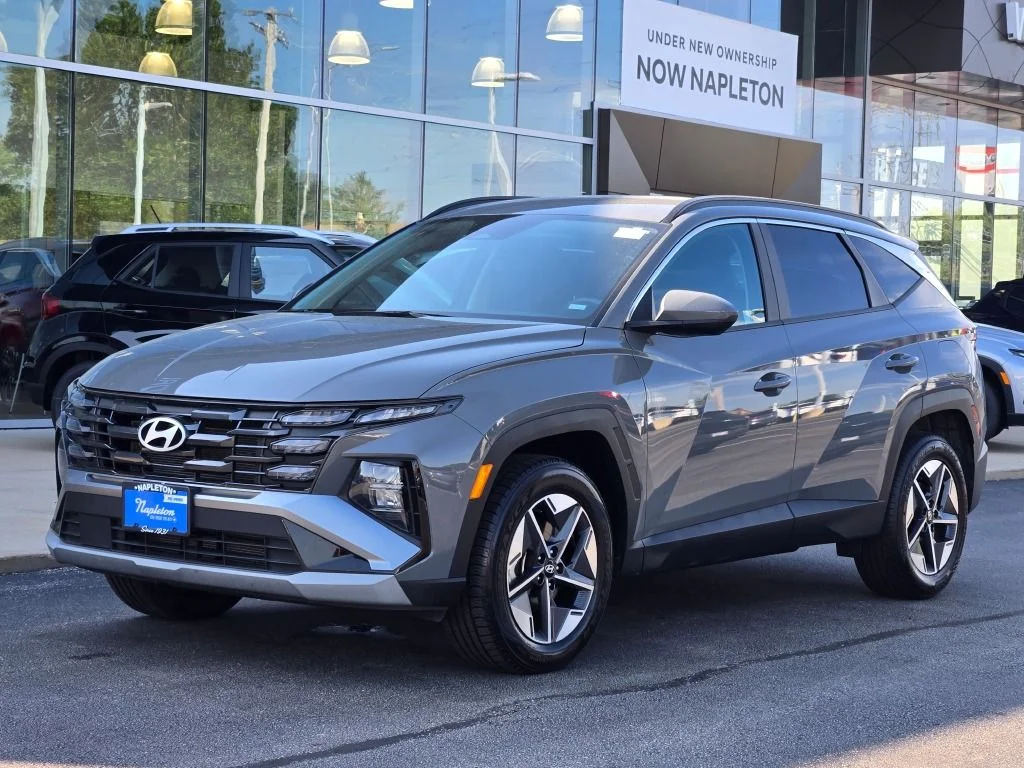 Used 2025 Gray Hyundai SEL image 1
