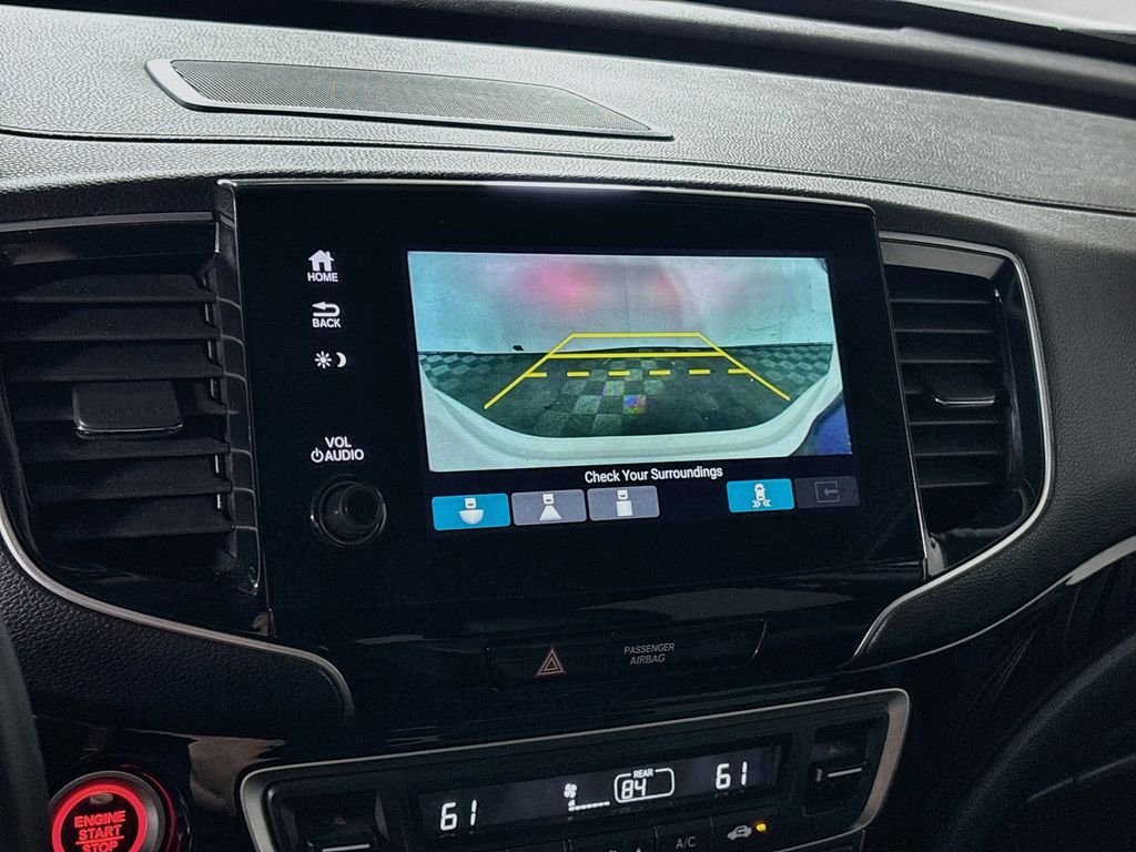 Used 2022 White Honda Touring image 17