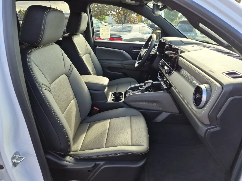 Used 2025 Summit White Chevrolet ZR2 image 28
