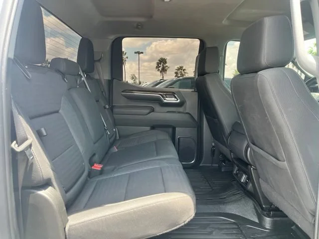 Used 2024 Summit White GMC Elevation image 24