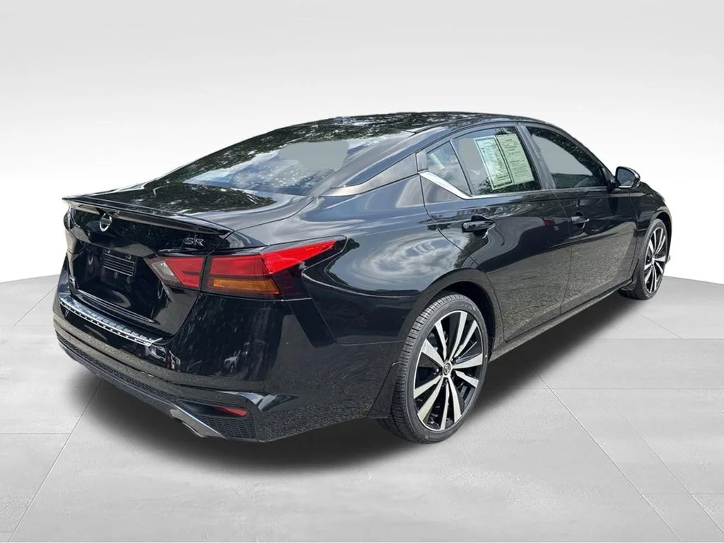 Used 2021 Black Nissan 2.5 SR image 22