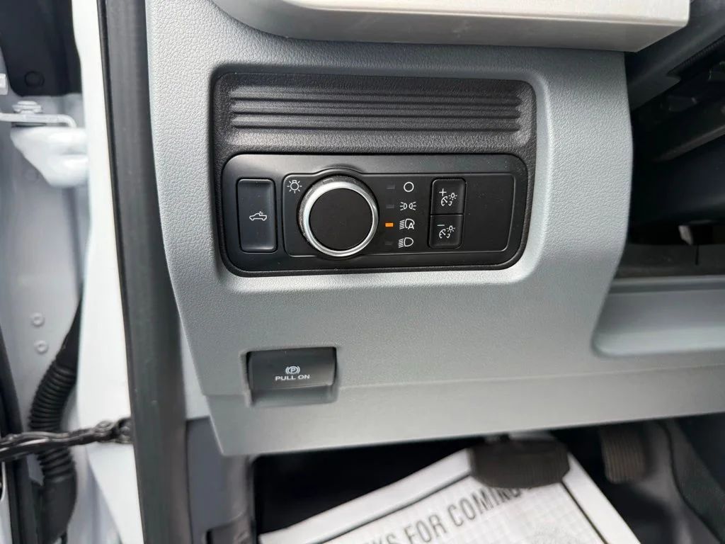Used 2025 White Ford XL image 15