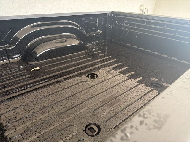 New 2026 Diamond Black Crystal Pearl-Coat Exterior Paint RAM Tradesman image 9