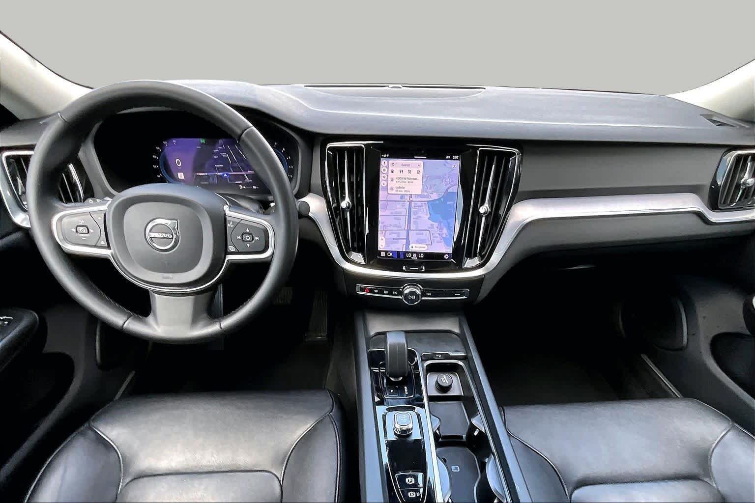 Used 2023  Volvo Core Dark Theme image 16