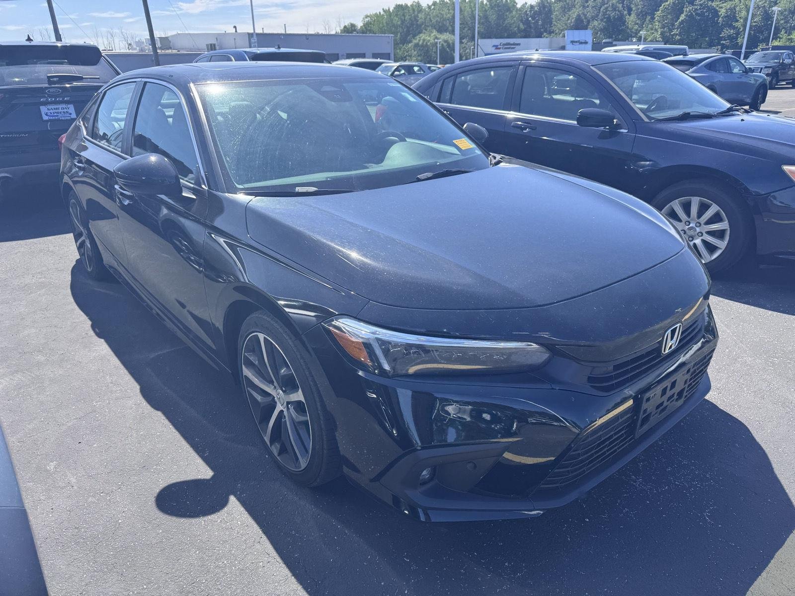 Used 2023 Crystal Black Pearl Honda Touring image 3