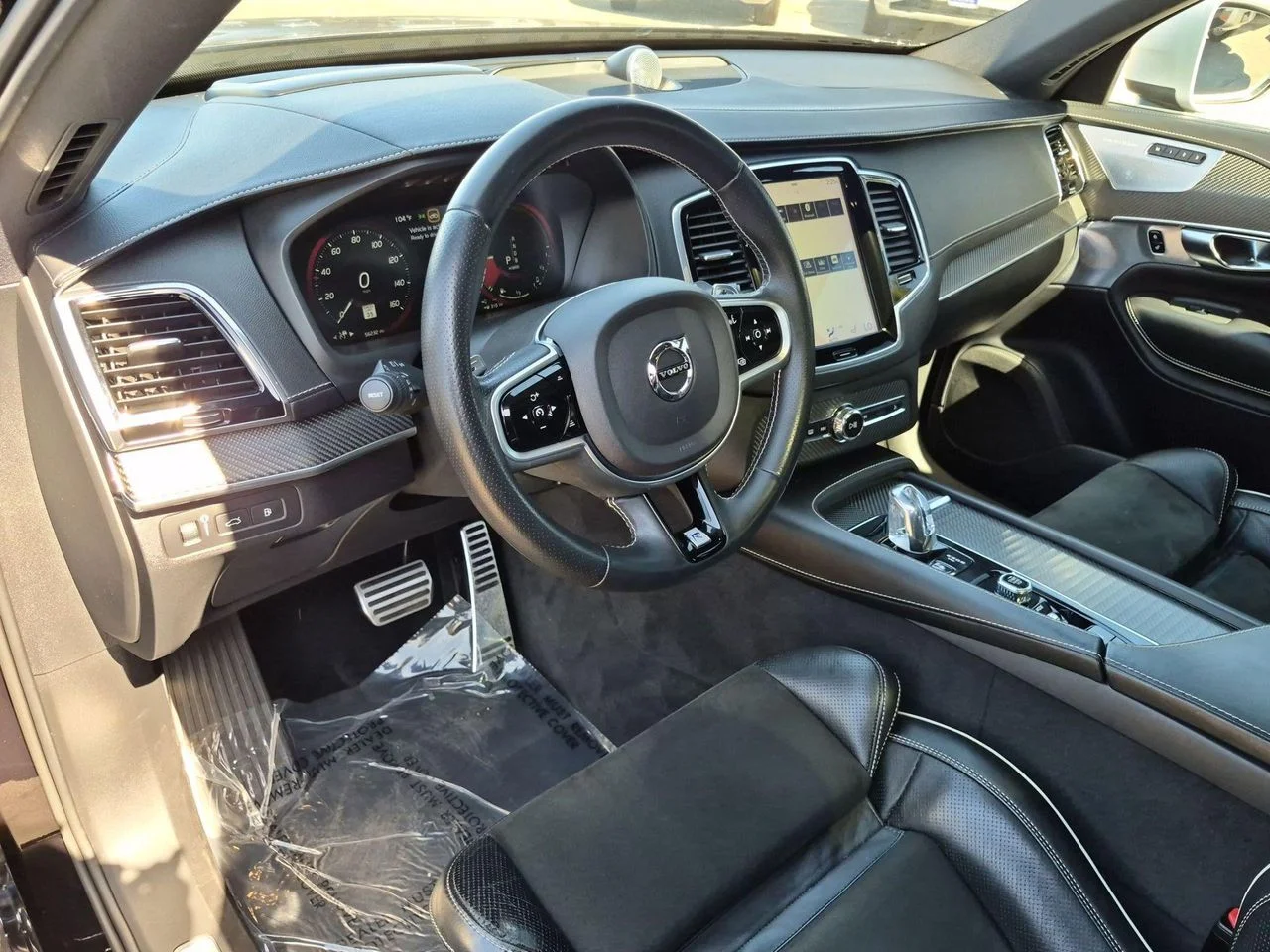 Used 2019 Onyx Black Volvo T8 R-Design image 12