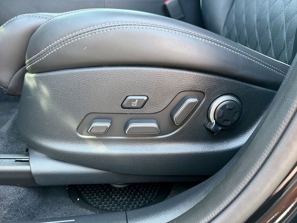 Used 2025 Black Genesis 3.5T Sport image 14