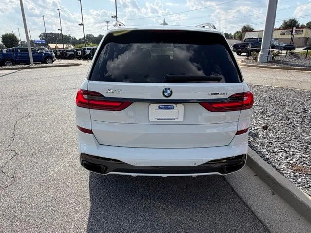 Used 2021 White BMW xDrive40i image 7