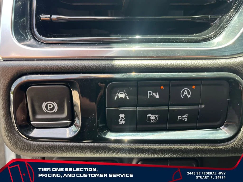 Used 2025 Summit White GMC Denali image 15