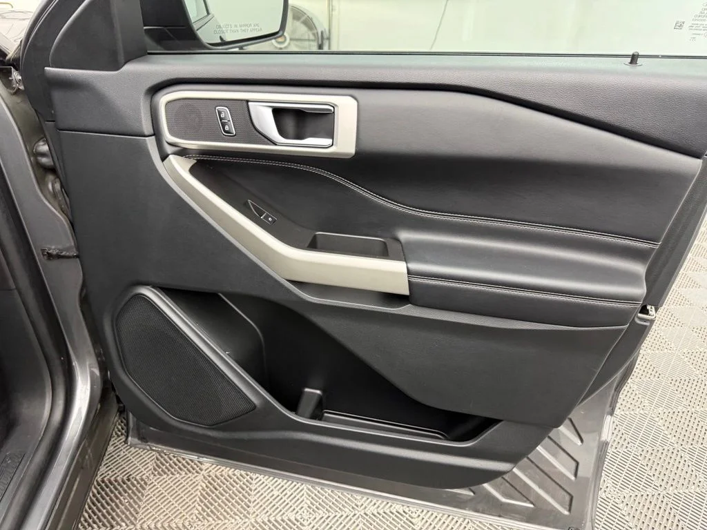Used 2023 Gray Ford XLT image 31