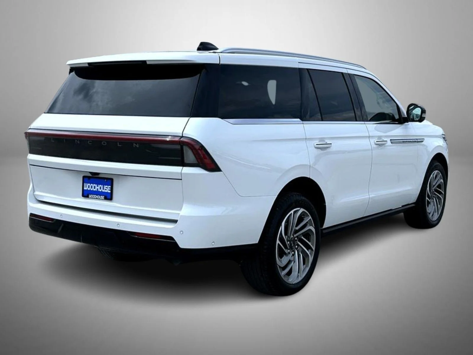 Used 2025 White Lincoln Reserve image 5