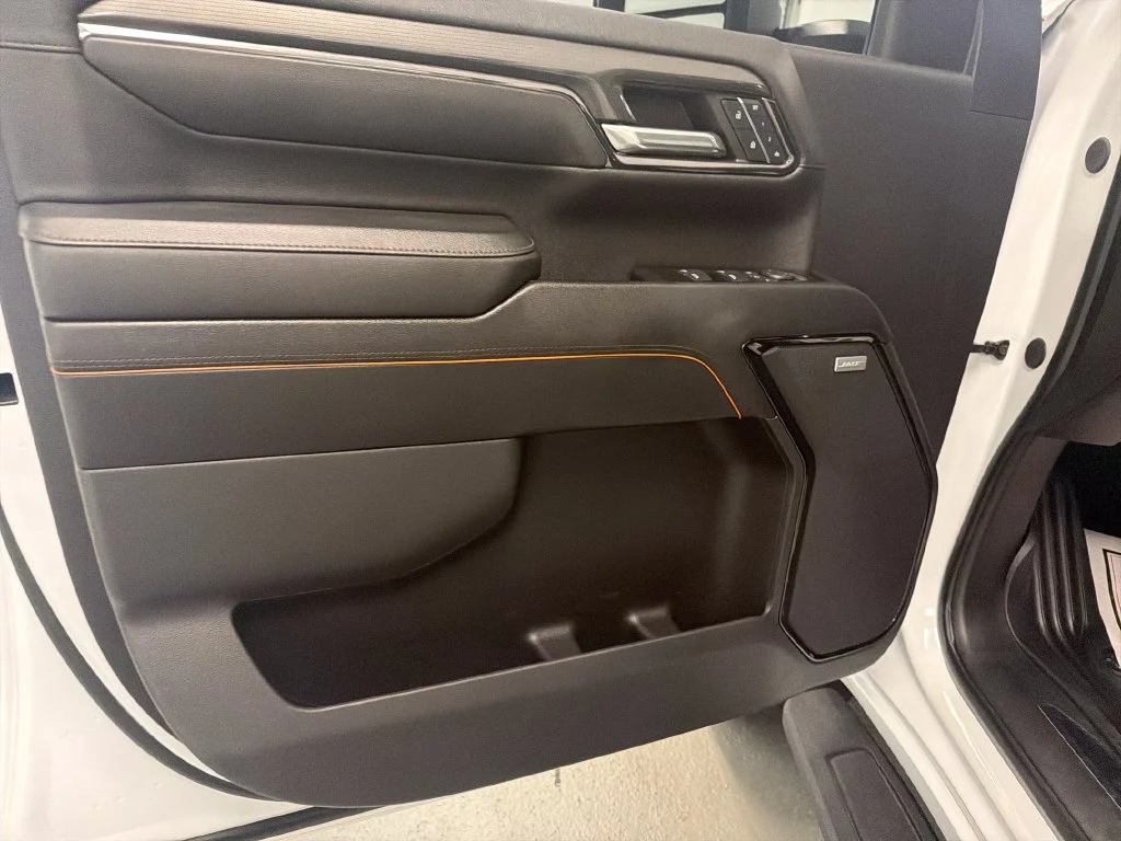 Used 2024 White GMC AT4 image 13