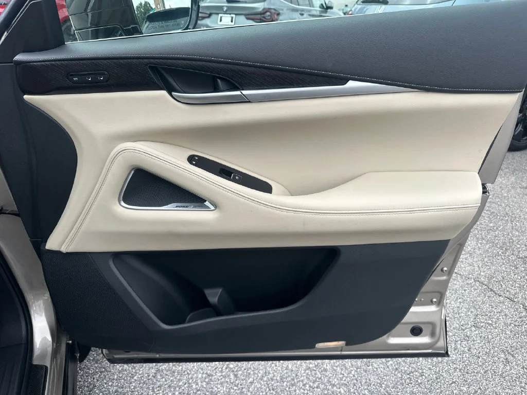 Used 2023 Silver INFINITI Sensory image 12