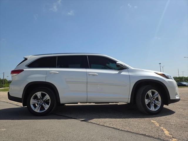 Certified Used 2018 BLIZZARD PEARL Toyota  image 27