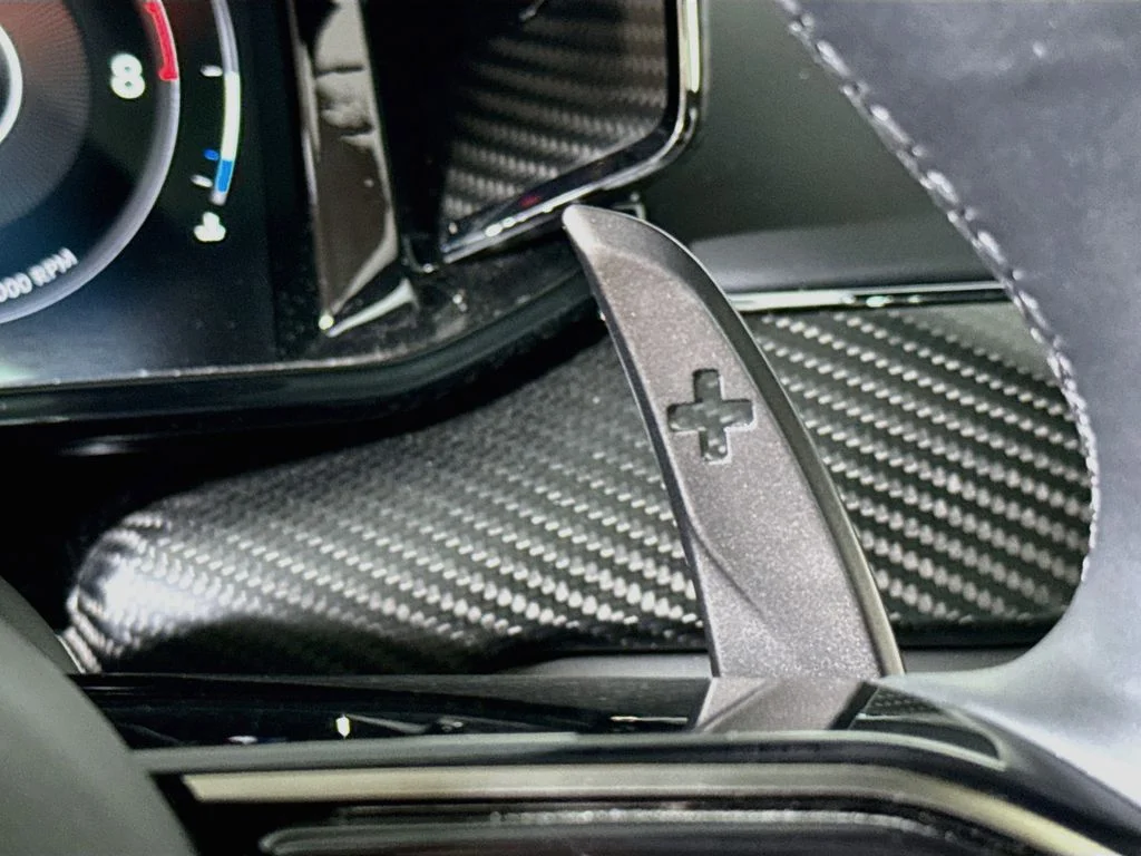 Used 2025 Oberon Black Aston Martin V12 image 18