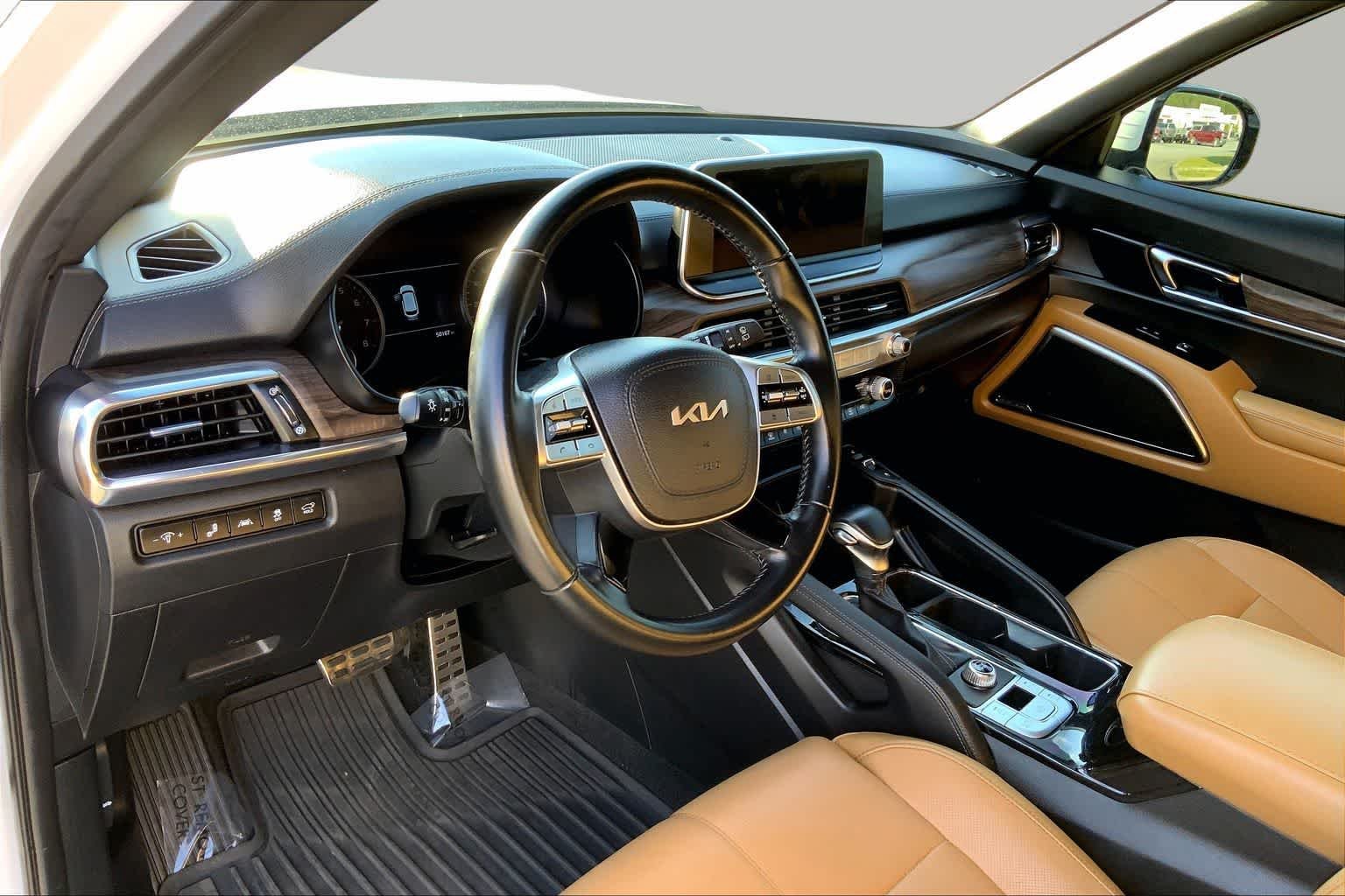 Used 2022 Glacial White Pearl Kia SX image 16