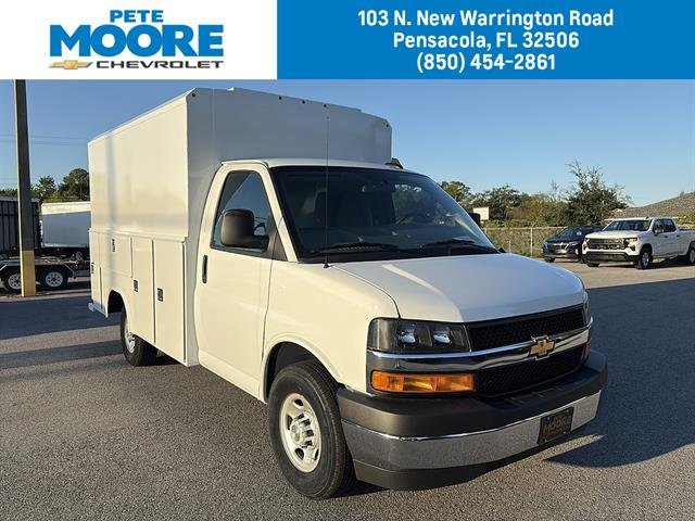 2025 Chevrolet Express Cutaway