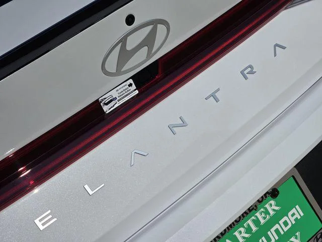 2025 Hyundai Elantra Blue - Photo 10