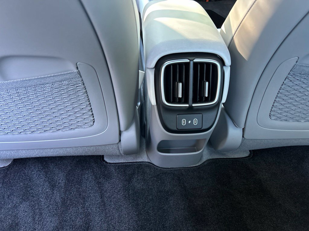Used 2024 Black Hyundai SEL image 28