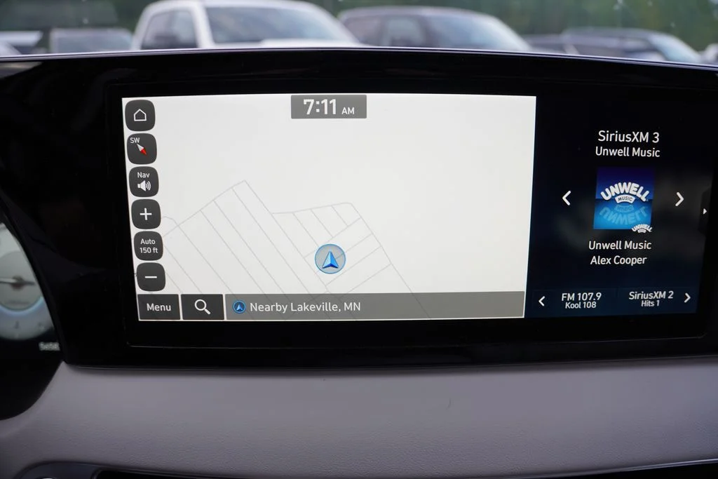 Used 2023 Hyper White Hyundai Calligraphy image 8